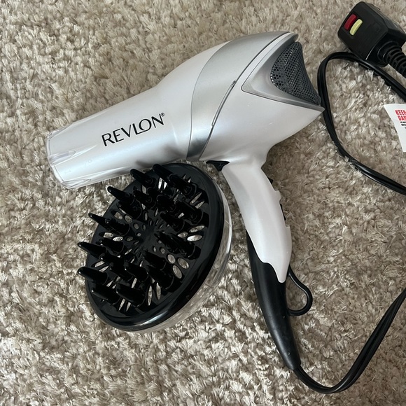 Revlon hair dryer with diffuser - Picture 2 of 2